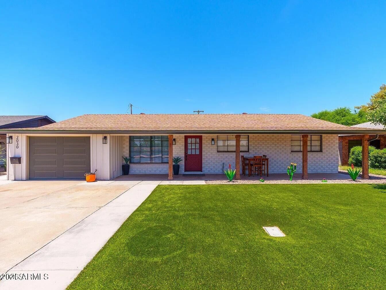 Property Photo:  2030 N Miller Road  AZ 85257 