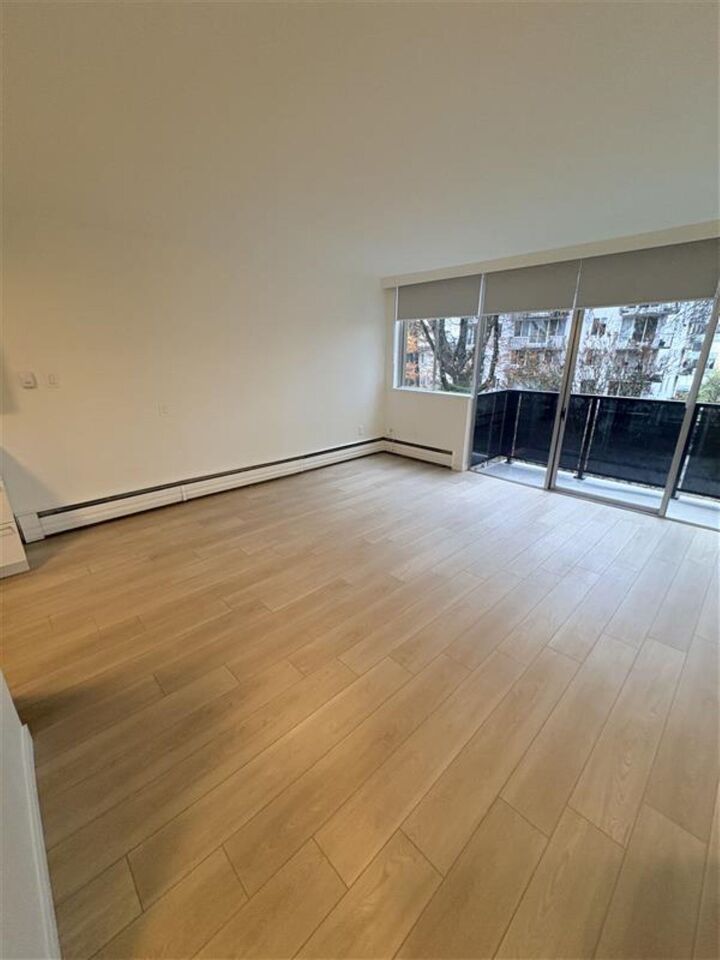 Property Photo:  1326 W 13th Avenue 303  BC V6H 1N7 