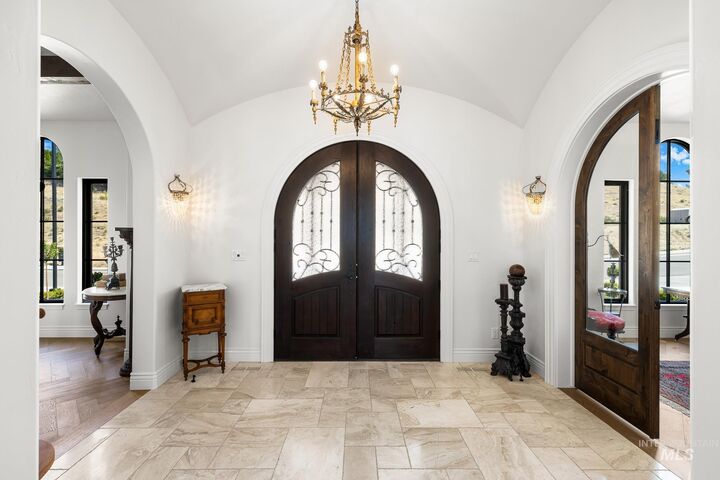 Property Photo:  1083 E Chardie Rd  ID 83702 