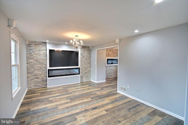 Property Photo:  24416 Cutsail Drive  MD 20872 