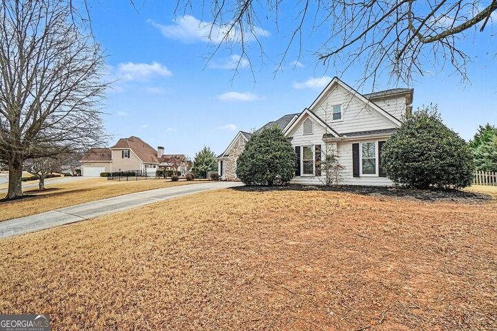 Property Photo:  215 Country Club Drive  GA 30141 