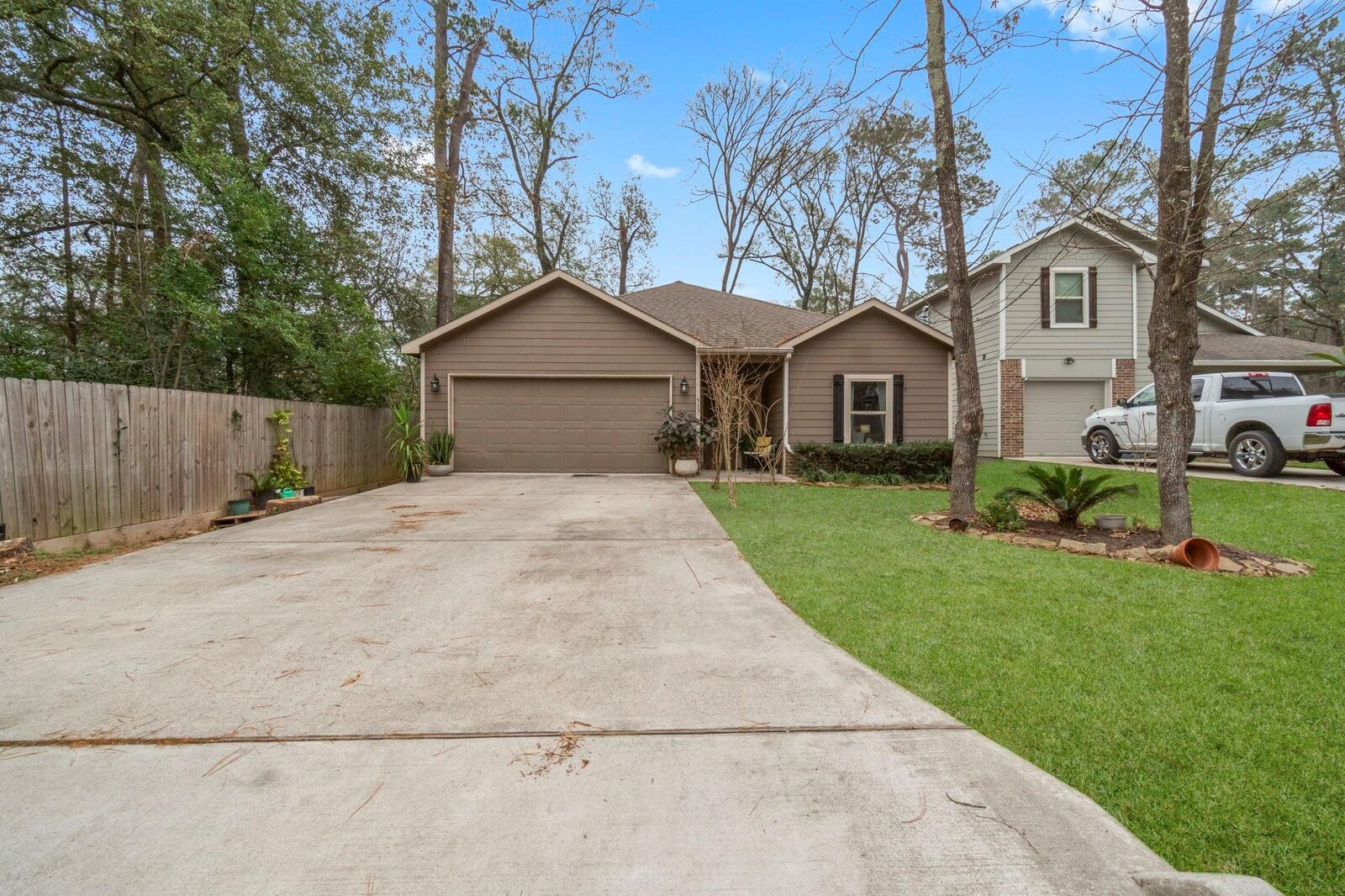 Property Photo:  517 Chickasaw Drive  TX 77316 