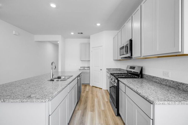 Property Photo: 130 Daylight Crest Drive TX 77532