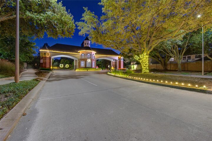 Property Photo:  13607 Scarlet Glen Court  TX 77077 
