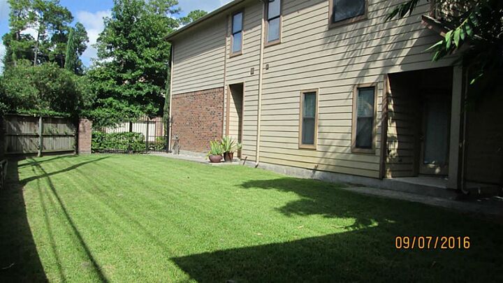 Property Photo:  5202 Brinkman Court  TX 77091 