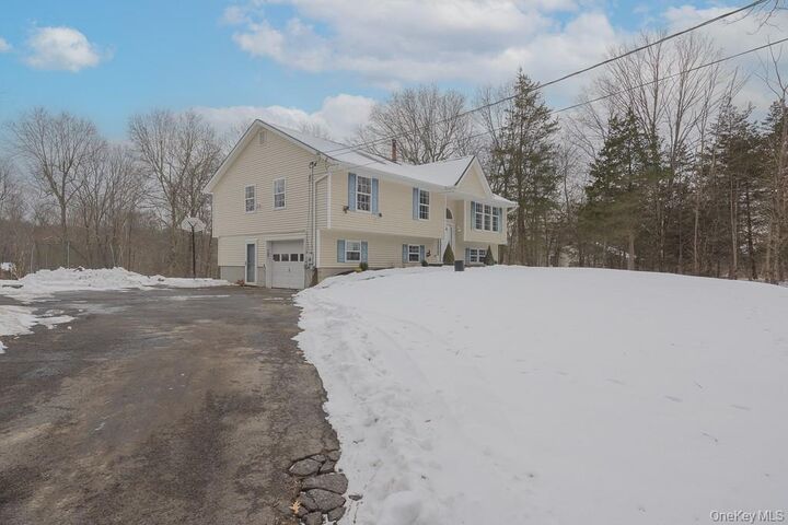 Property Photo: 600 Twin Arch Road NY 12575