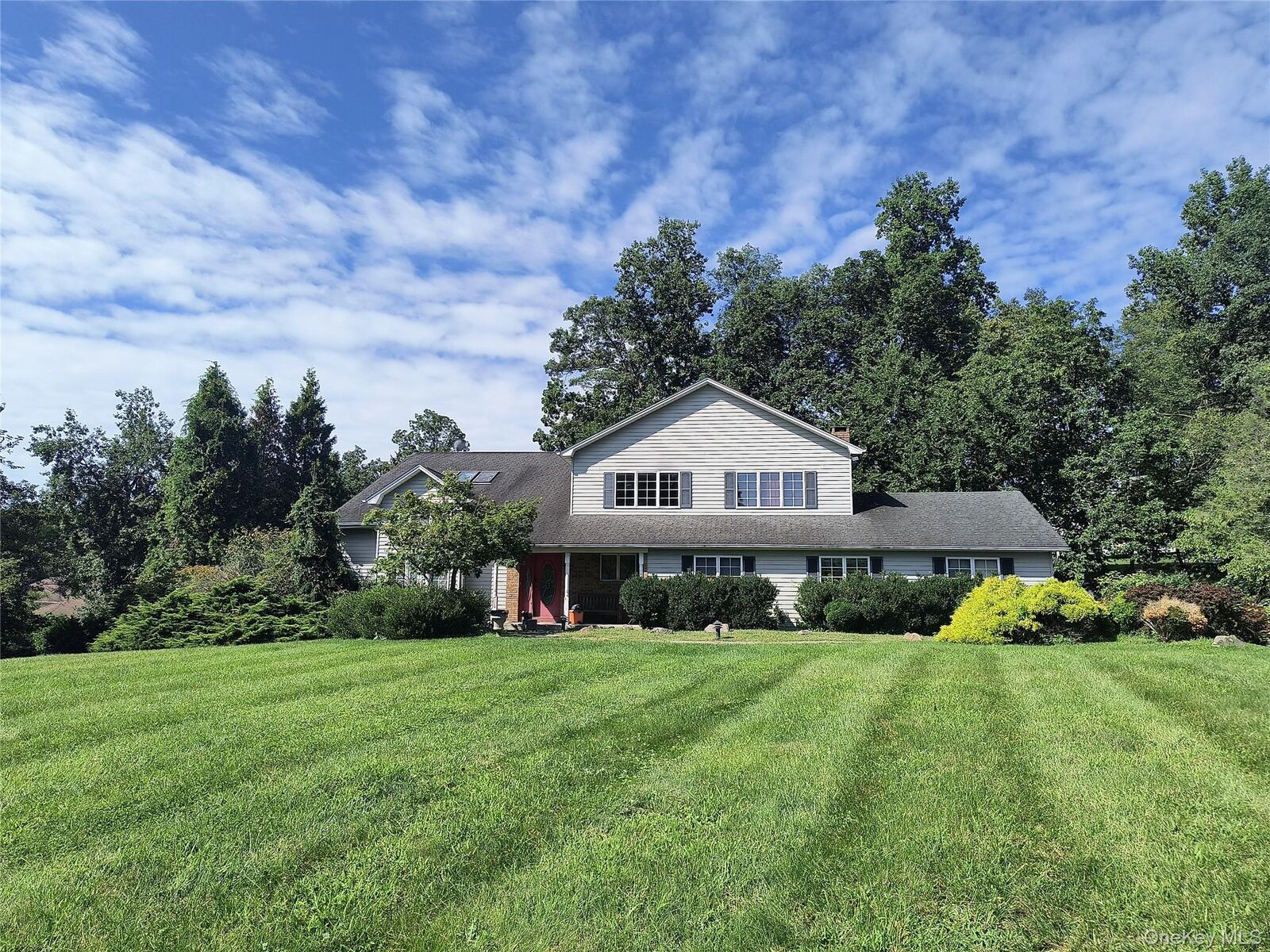 Property Photo:  3 Lenni Lenape Court  NY 10980 