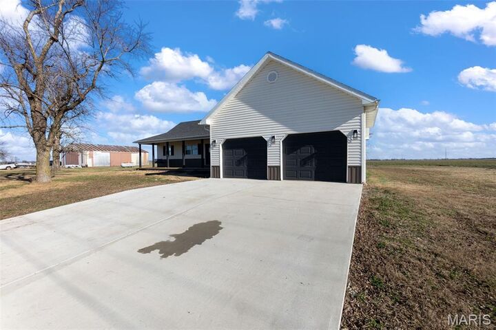Property Photo: 828 State Highway Cc MO 63771