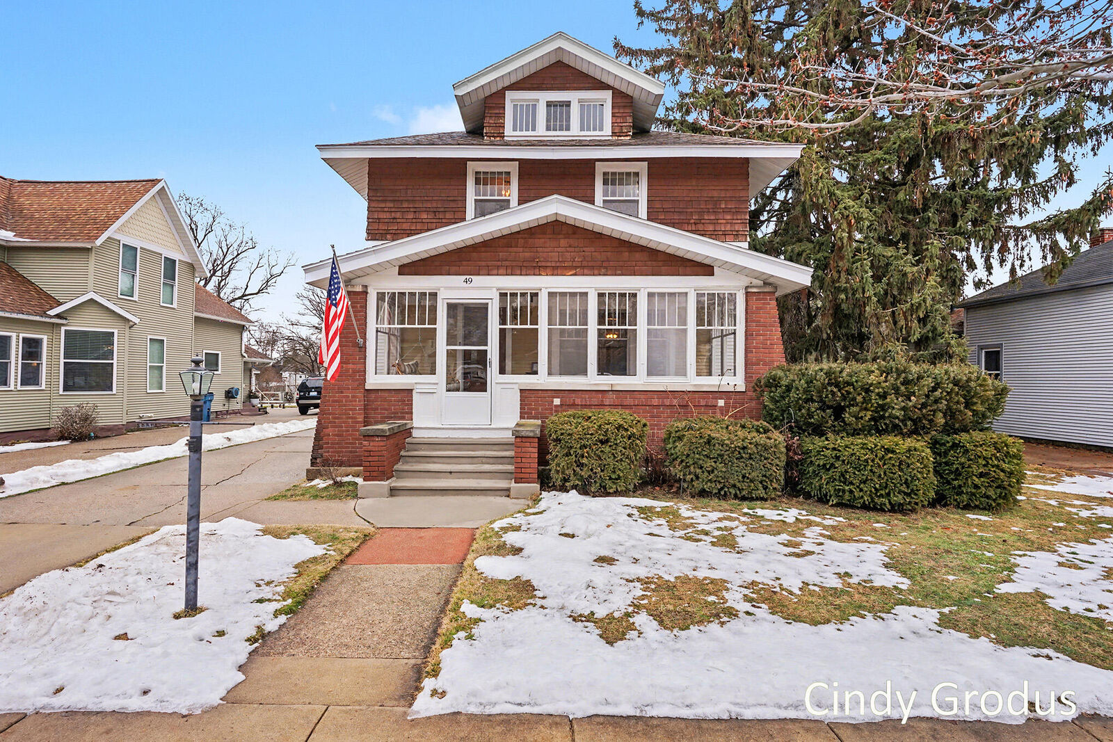 Property Photo:  49 W Main Avenue  MI 49464 