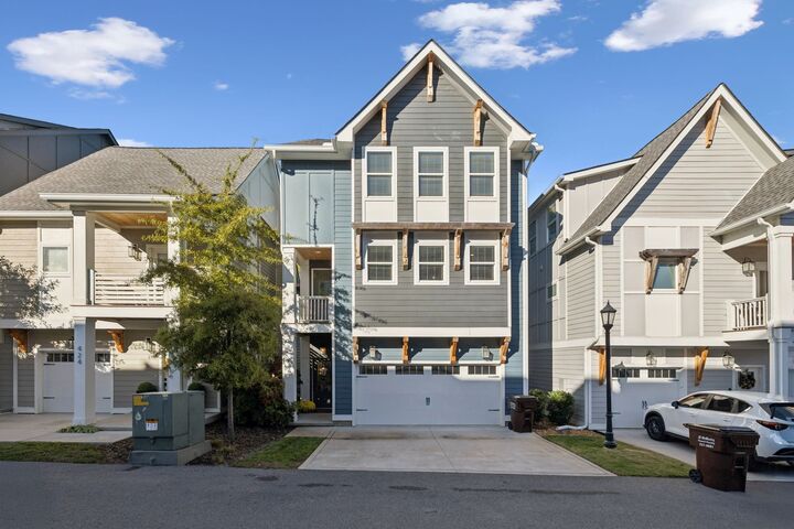 Property Photo:  426 Becanni Ln  TN 37209 