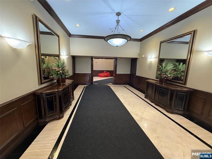 Property Photo:  5 Horizon Road 2504  NJ 07024 