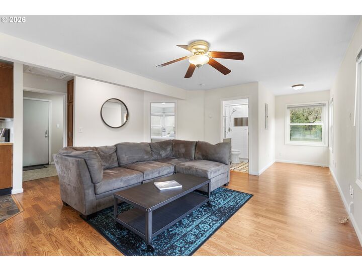 Property Photo:  8925 NE Fremont St  OR 97220 