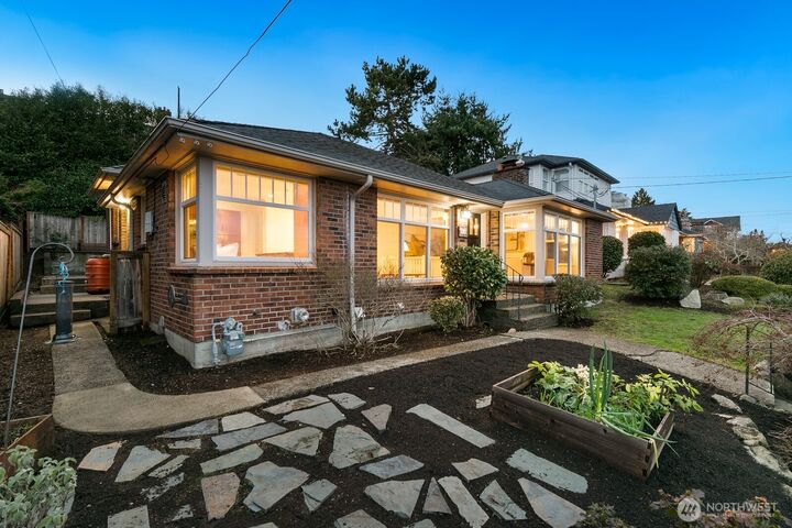 Property Photo: 3307 36th Avenue W WA 98199