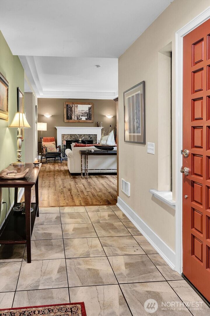 Property Photo:  1018  4th Avenue S  WA 98020 