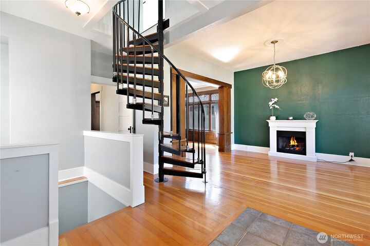 Property Photo:  6540  19th Avenue NE  WA 98115 