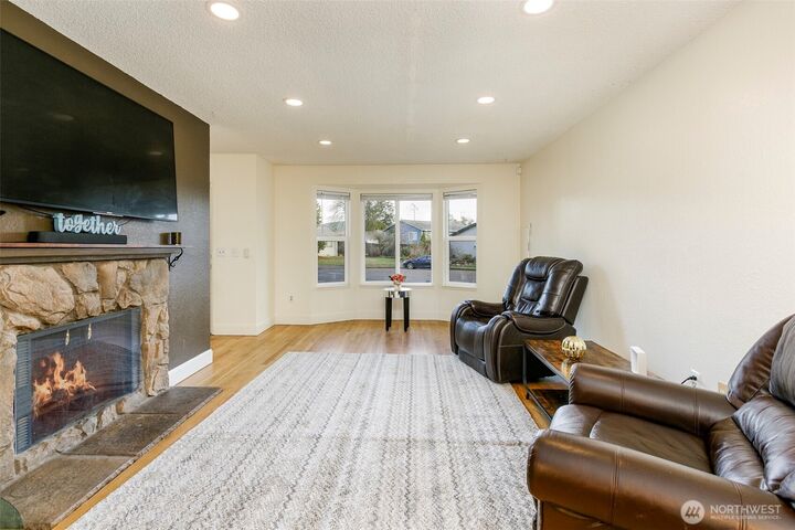 Property Photo: 4003 NE 6th Court WA 98056