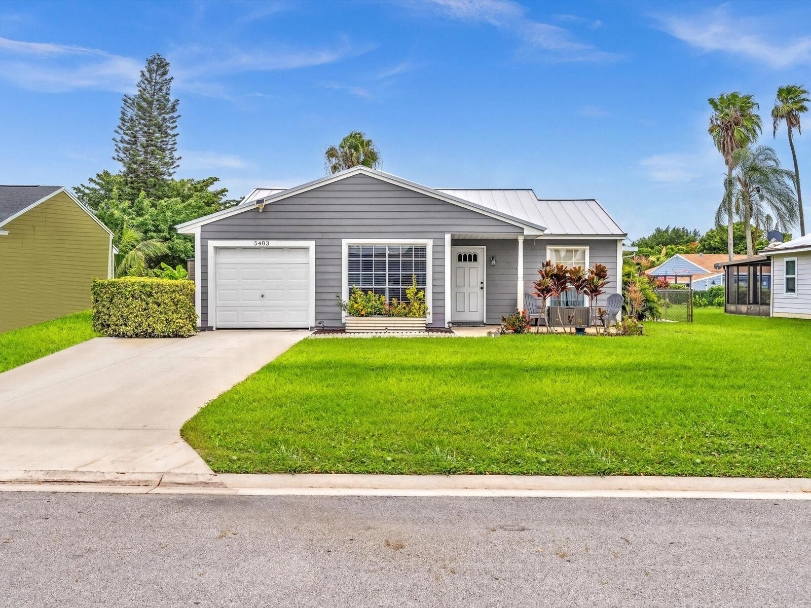 Property Photo:  5483 Courtney Circle  FL 33472 