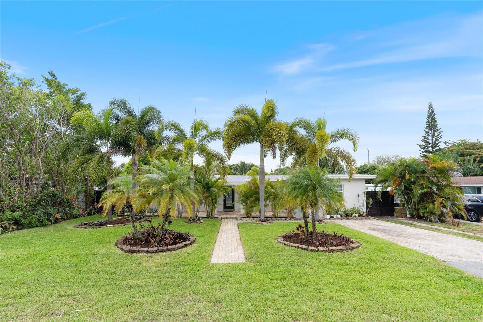 Property Photo:  421 NW 39th Street  FL 33309 