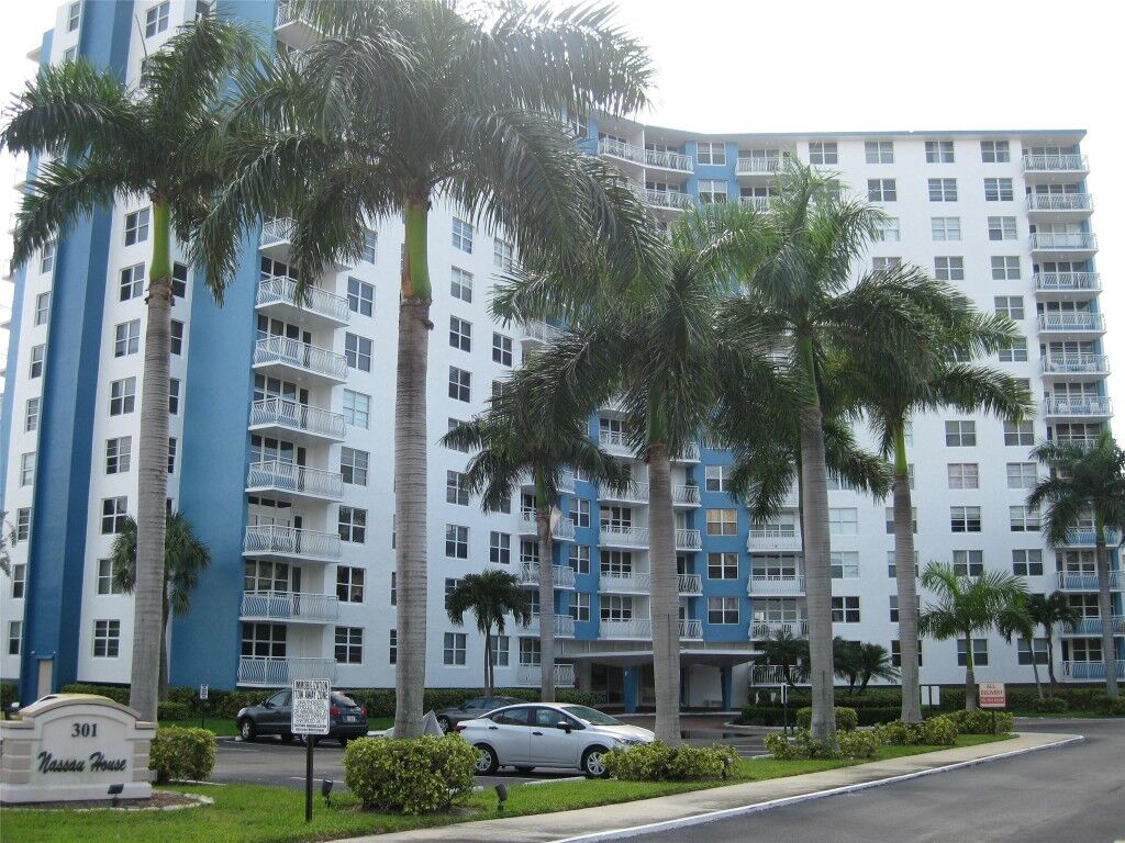Property Photo: 301 N Ocean Boulevard 909 FL 33062