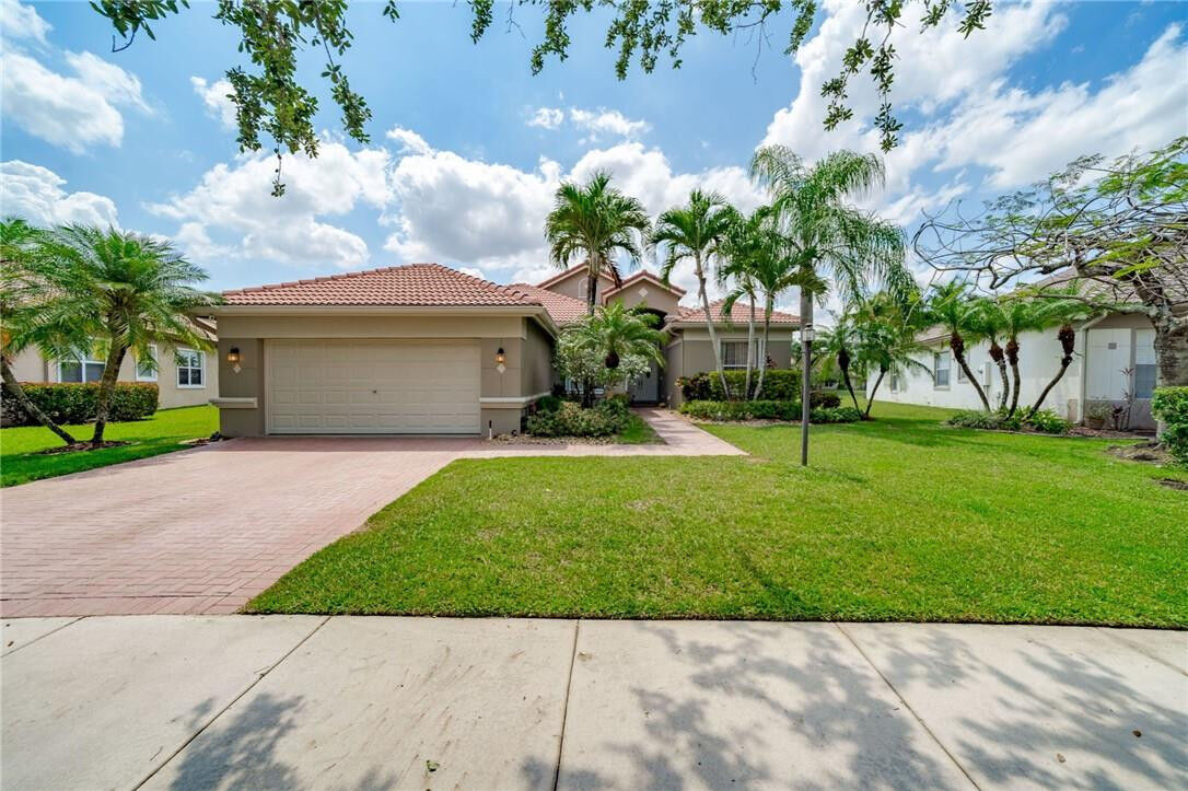 Property Photo: 11146 NW 69th Place FL 33076