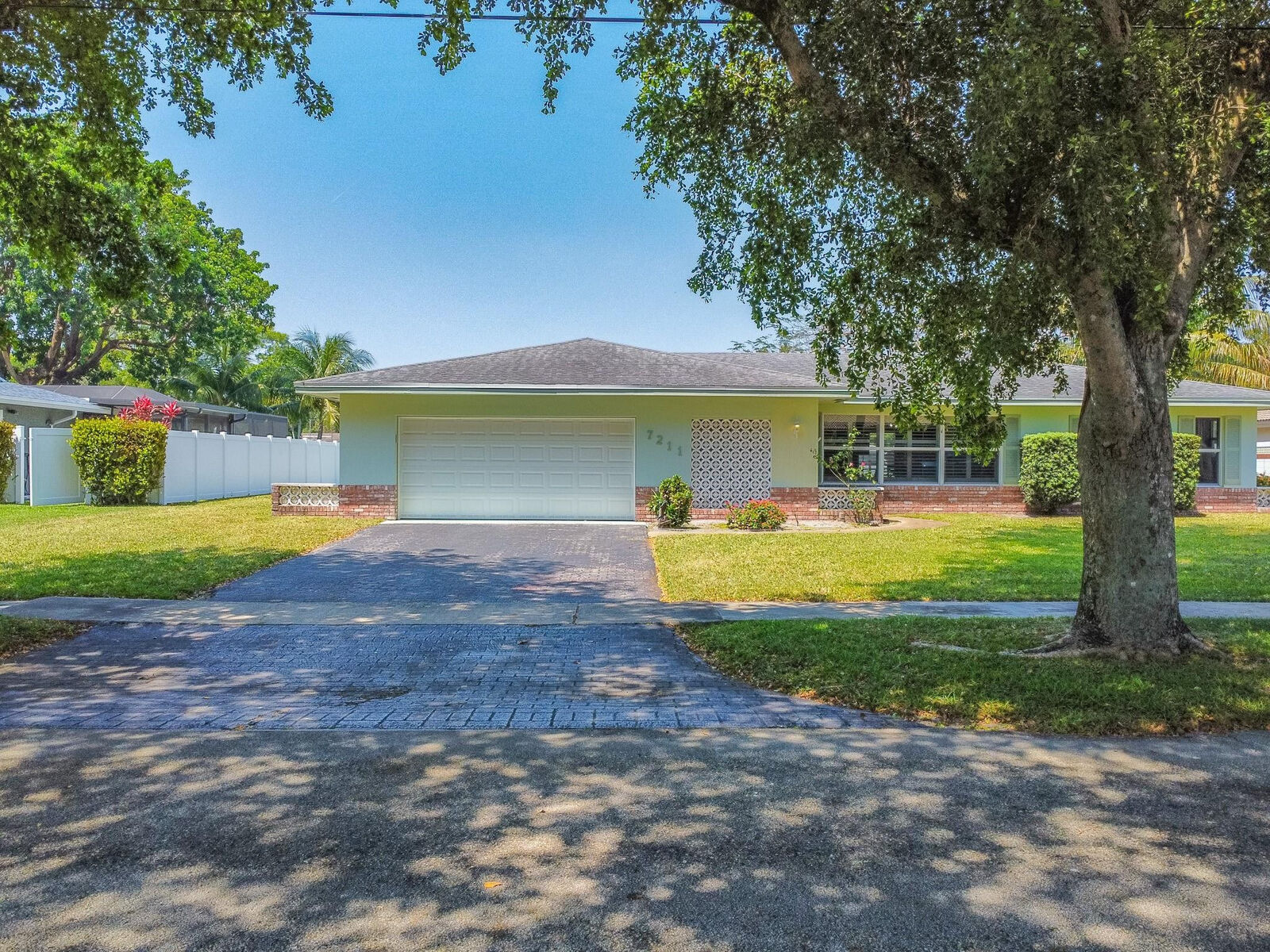 Property Photo:  7211 NW 9th Street  FL 33317 