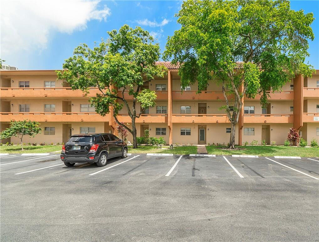 Property Photo:  8810 W McNab Road 104  FL 33321 