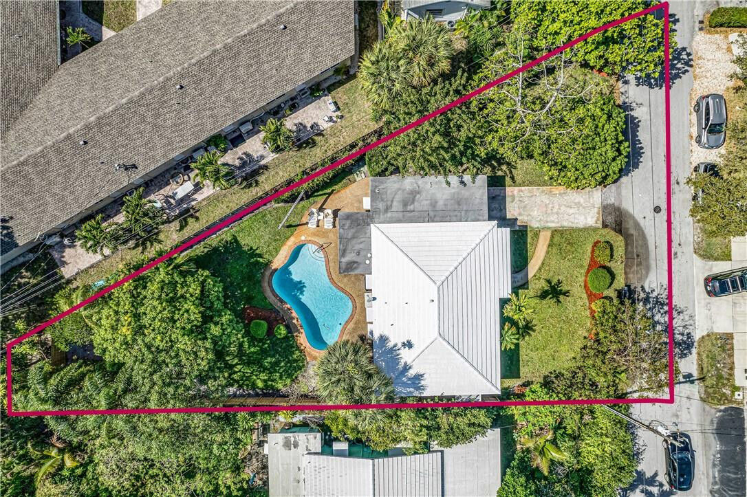 Property Photo:  814 SE 14th Court  FL 33316 