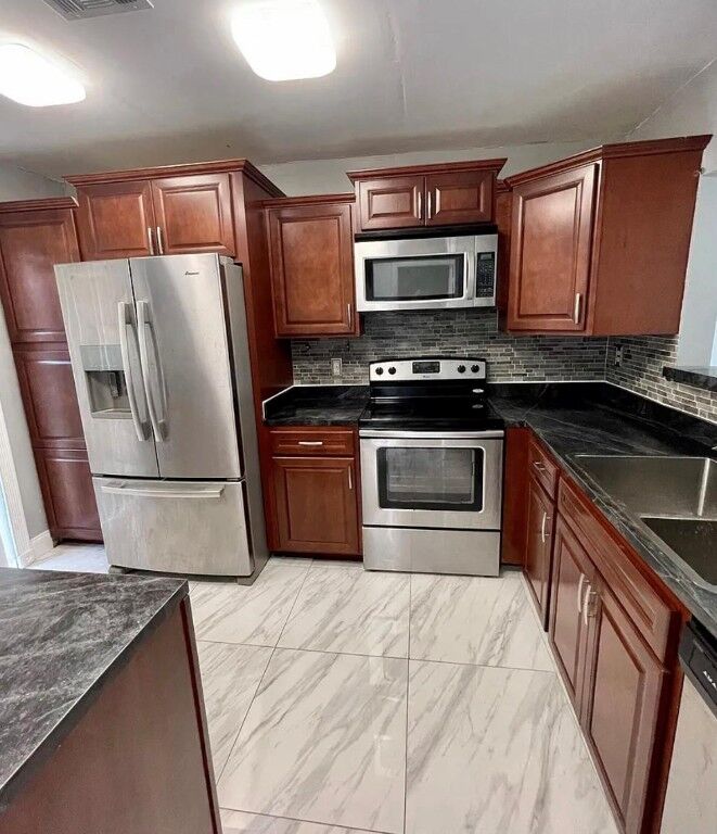 Property Photo: 9540 NW 65th Street D8 FL 33321