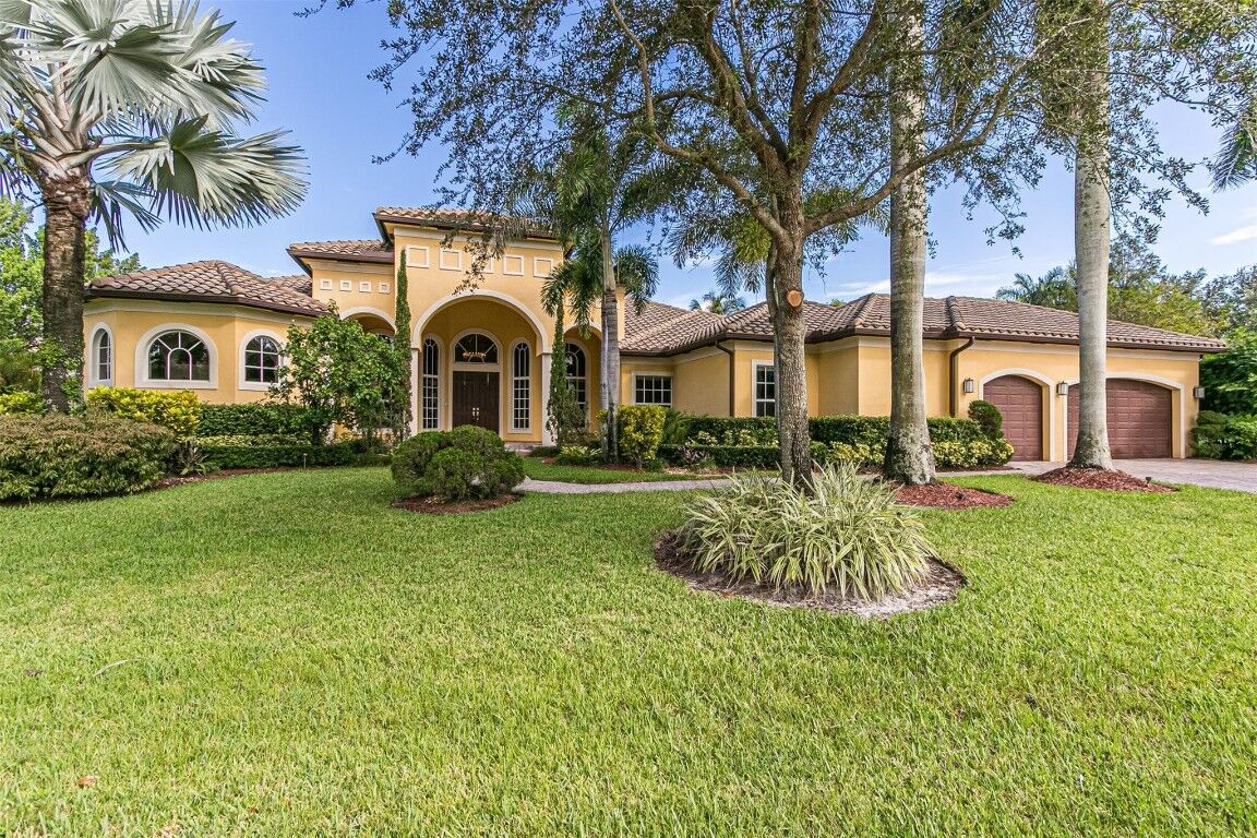 Property Photo:  12449 S Stonebrook Circle  FL 33330 