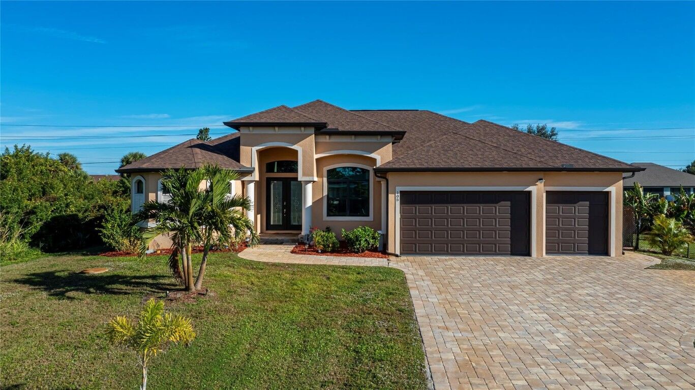 Property Photo:  105 Hardee Way  FL 33947 