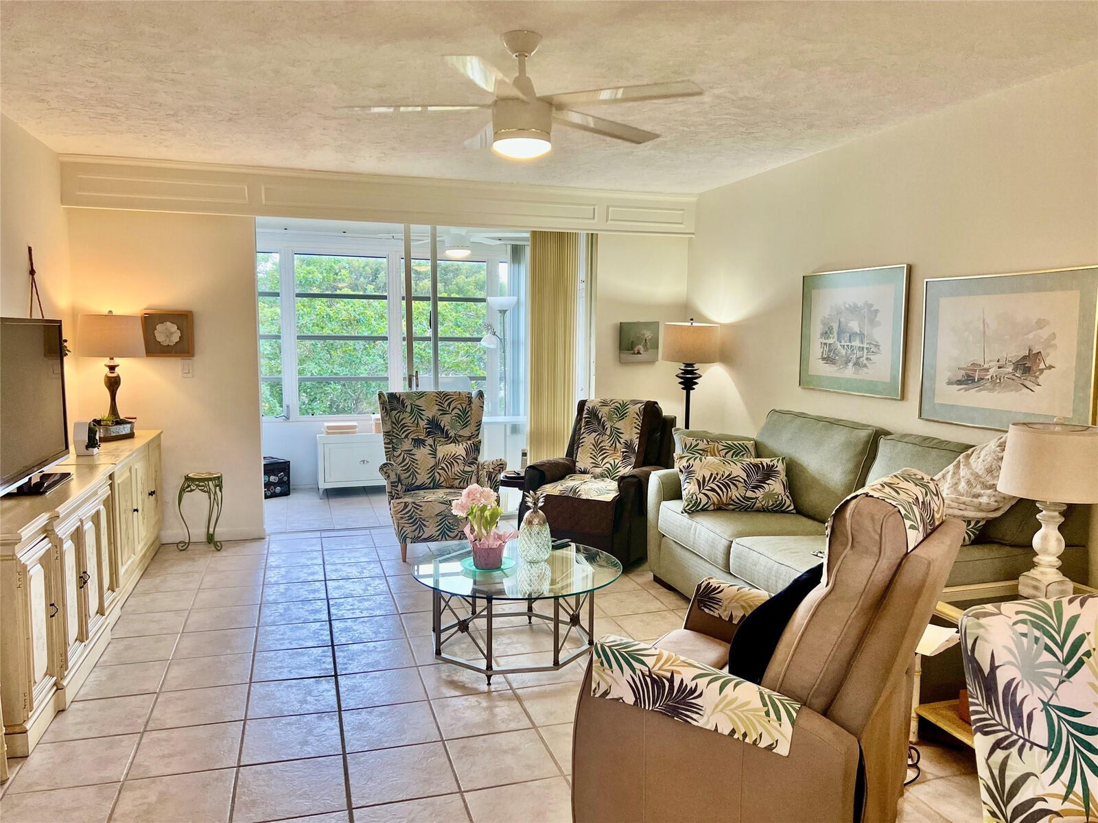 Property Photo:  2861 Somerset Drive F-405  FL 33311 