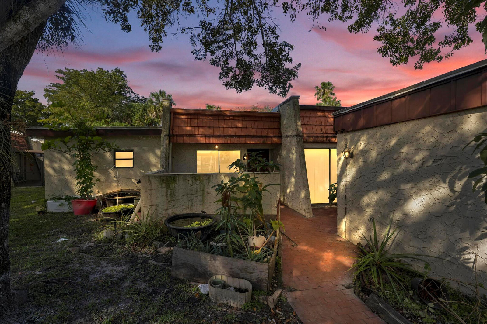 Property Photo:  6541 NW 99th Avenue A19  FL 33321 