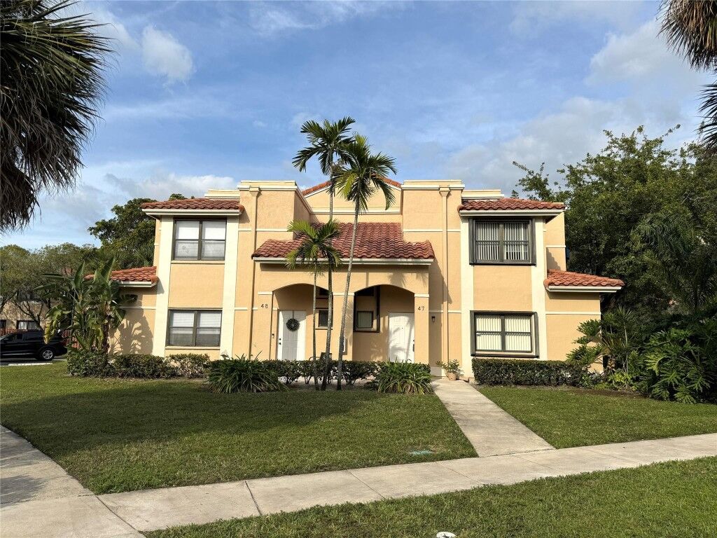 Property Photo:  525 Racquet Club Road 47  FL 33326 