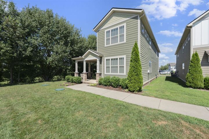 Property Photo:  219 Manor Row  TN 37146 
