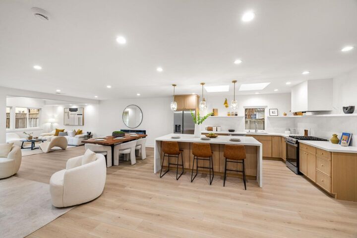 Property Photo:  1218 Sanchez Way  CA 94061 