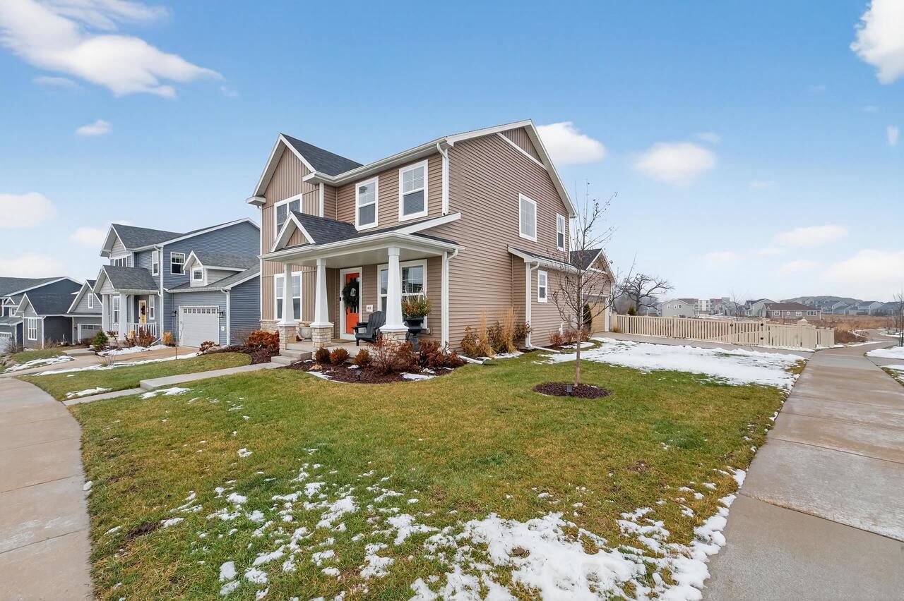 Property Photo: 833 Sugar Maple Lane WI 53593