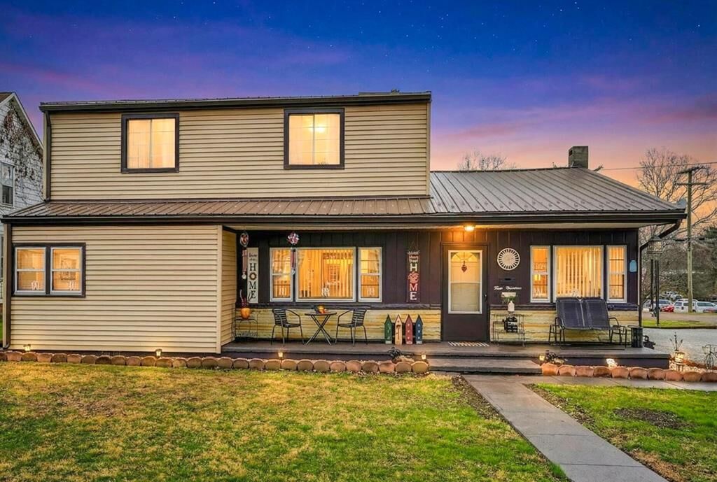 Property Photo:  319 Park Ave.  OH 45692 