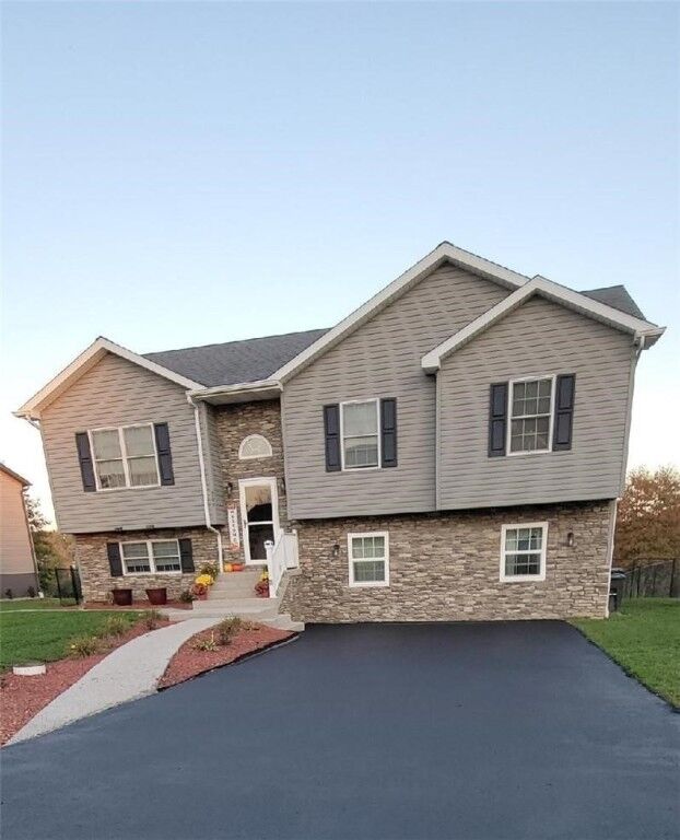 Property Photo:  309 Shagbark Road  PA 15442 