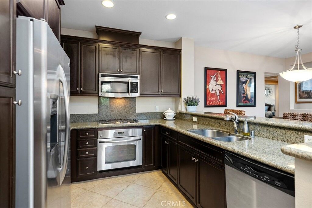 Property Photo: 24 Colonial CA 92656