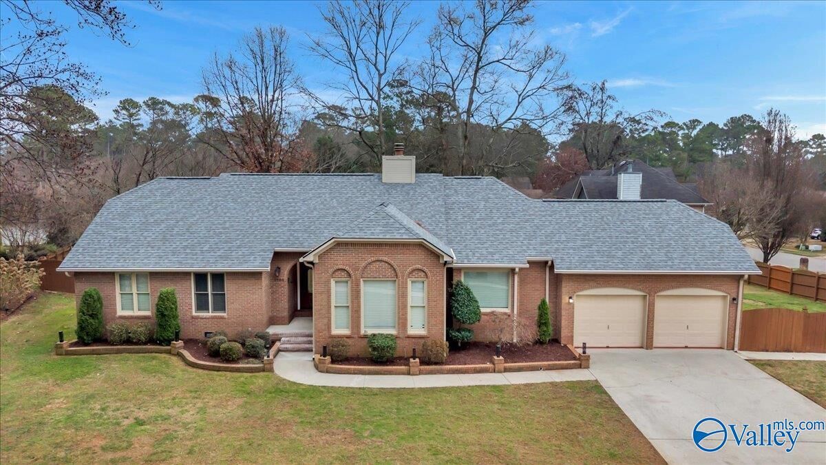 Property Photo:  1700 Graywood Court NW  AL 35806 