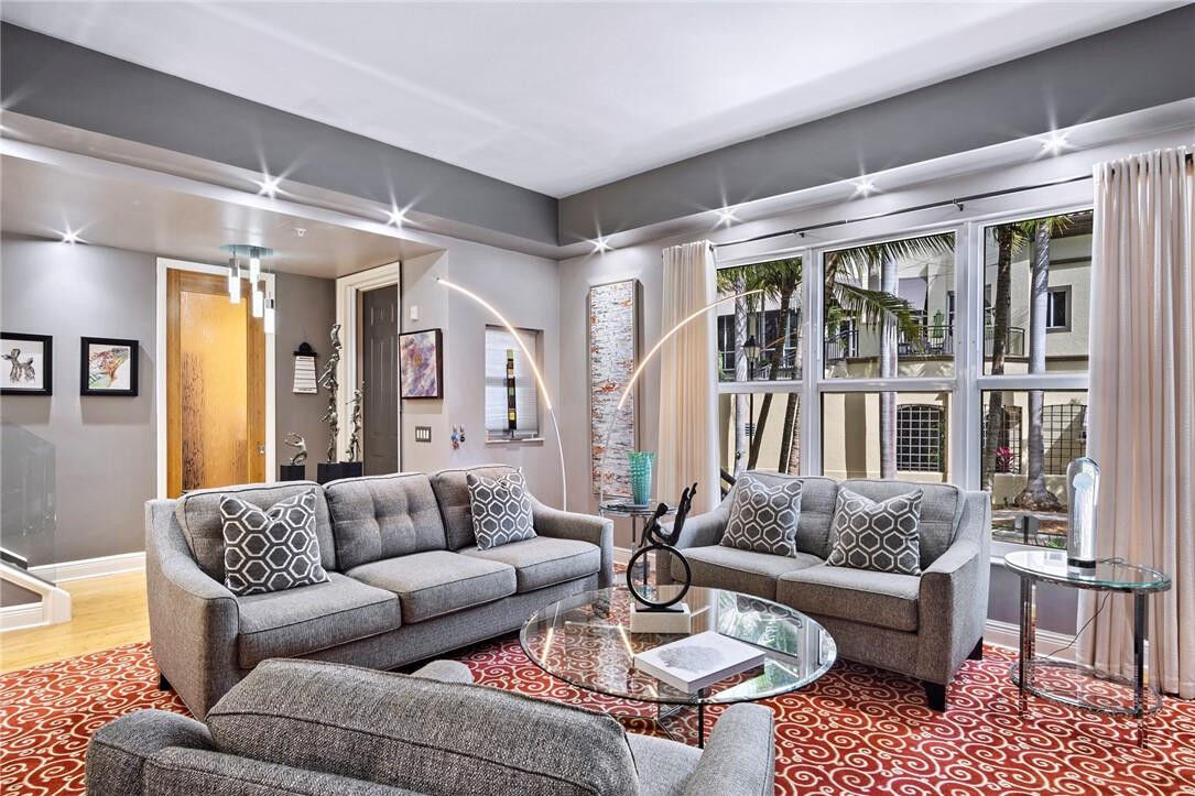 Property Photo:  2625 NE 14th Avenue 108  FL 33334 