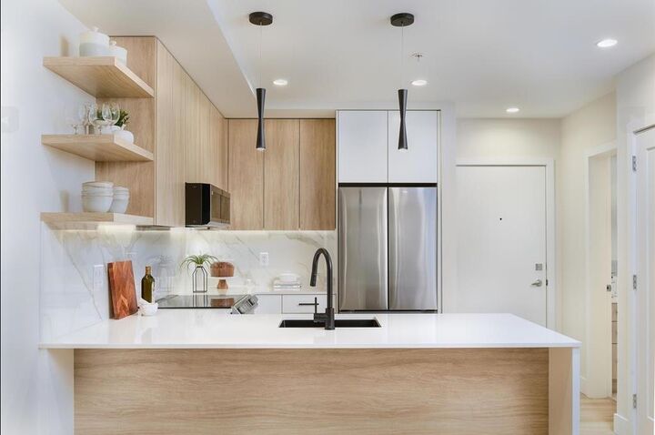 Property Photo: 34375 Gladys Avenue 213 BC V2S 2E8