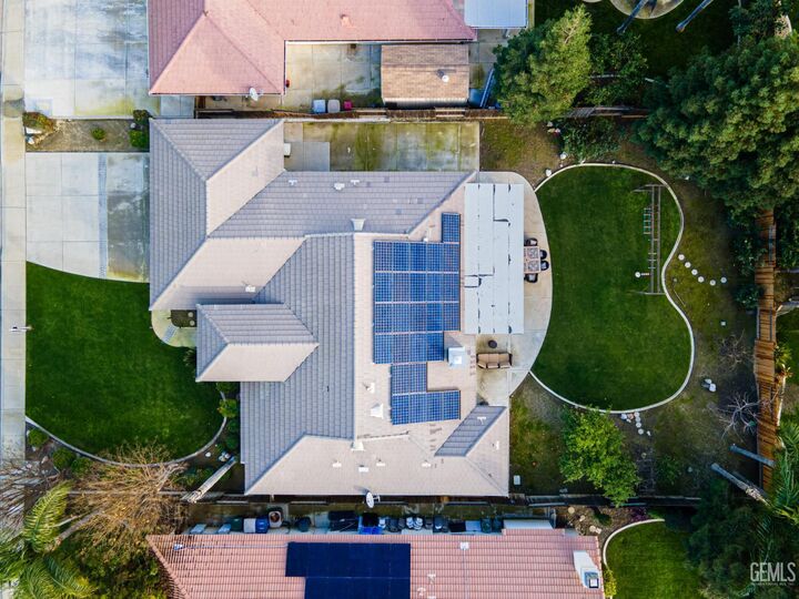 Property Photo:  10103 Wentworth Court  CA 93311 