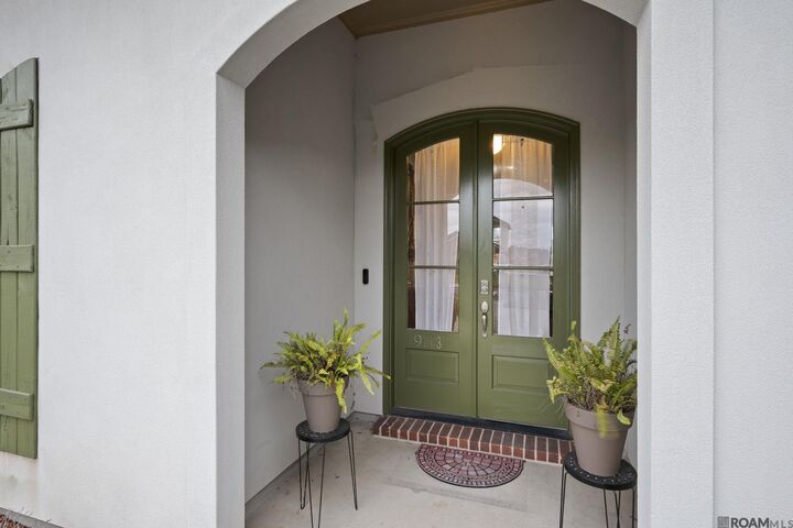 Property Photo:  9113 Highland Oaks Ave  LA 70791 