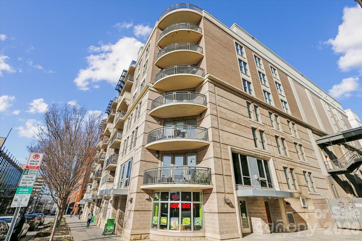 Property Photo:  718 W Trade Street 302  NC 28202 