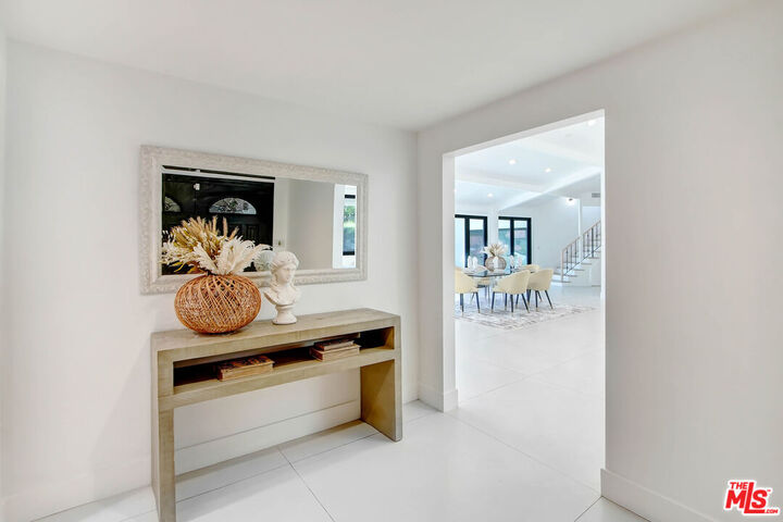 Property Photo: 4166 Crisp Canyon Rd CA 91403