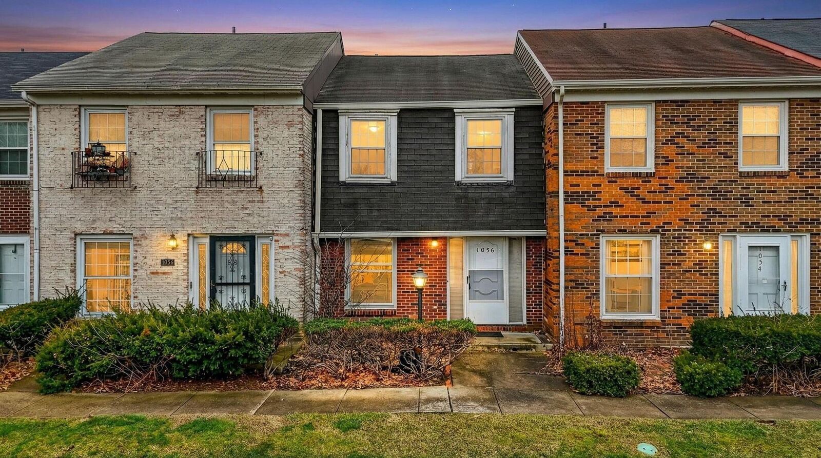 Property Photo:  1056 Hardesty W Place  OH 43204 