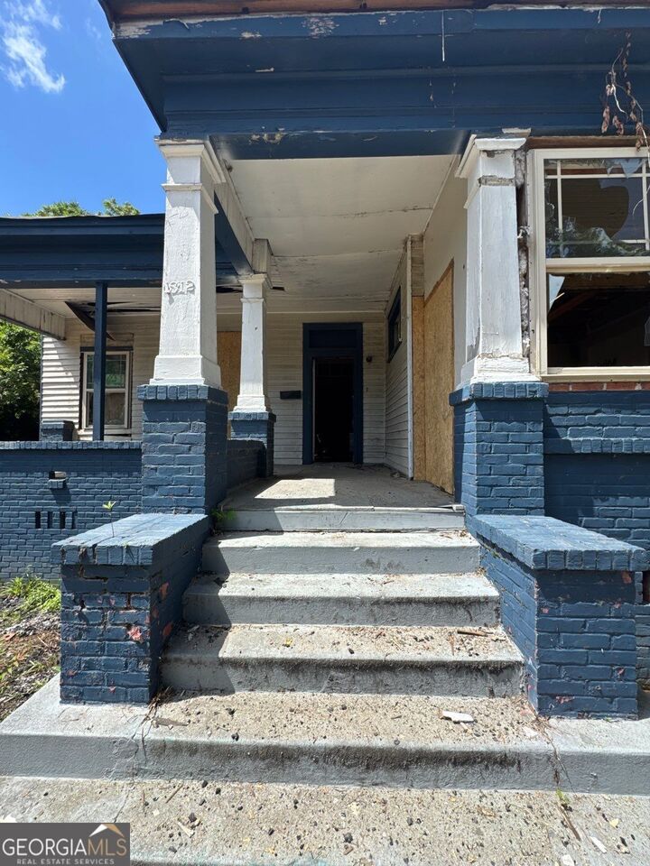 Property Photo:  1812 5th Avenue W  GA 31201 