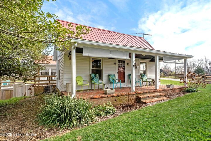 Property Photo:  919 Gilliland Rd  KY 40245 