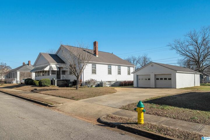 Property Photo:  112 W Parkway Avenue  AL 35160 
